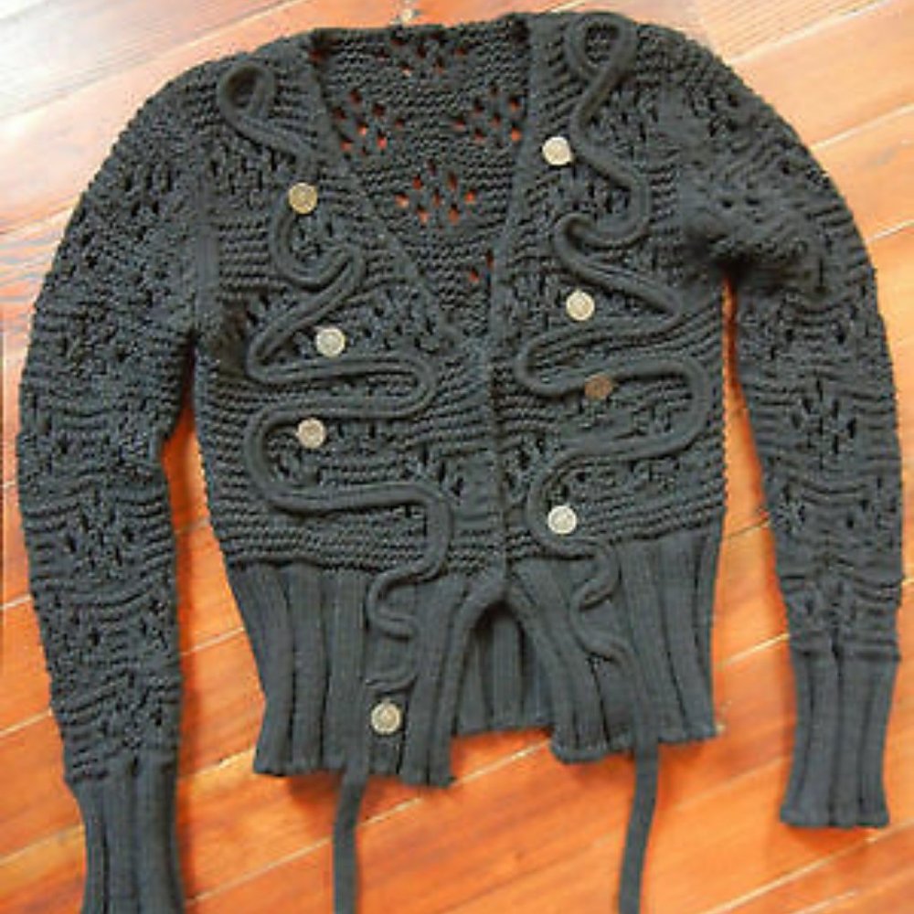 LF Unique, Short, V neck,Knit Cardigan- M, Black